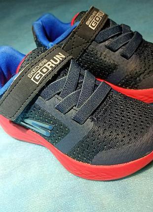 Легкие детские кроссовки бренд: skechers модель: gorun (sn 97860n), размер 22, длина стельки 14.5 см. материал верха: текстиль (дышащая сетка) 4