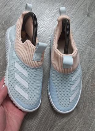 Дитячі кросівки adidas  33 розмір