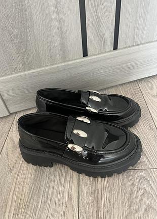 Стильні лофери 400 грн