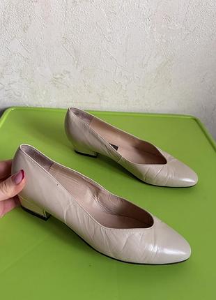 Елегантні шкіряні туфлі-човники bally (оригінал, vintage) 39.5/6.5 розмір
