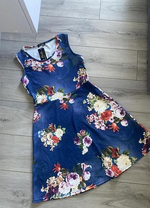 Сукня у квітковий принт 🌸