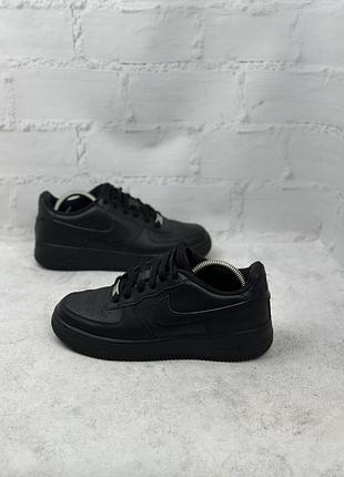 Жіночі чорні шкіряні кросівки nike air force 1