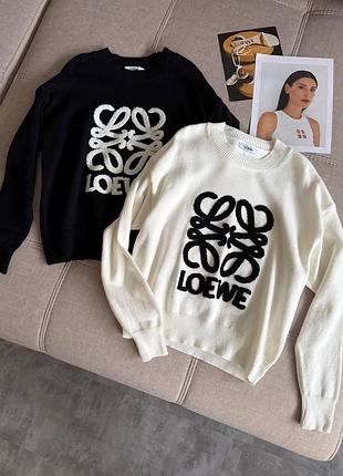 Светр чорно білий жіночий loewe з великим лого
