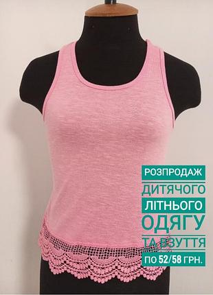 Яркая розовая летняя футболка без рукавов,майка с кружевом primark на девочку р.8-9/134.