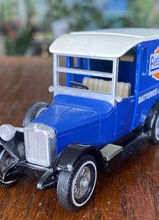 Модель автомобиля talbot van 1927 1:43 yesteryear matchbox англия