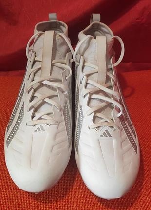 Стильные футбольные буцы adidas adiizero impact