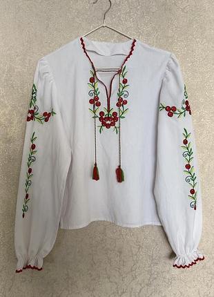 Вишиванка сорочка на дівчинку вільного крою біла