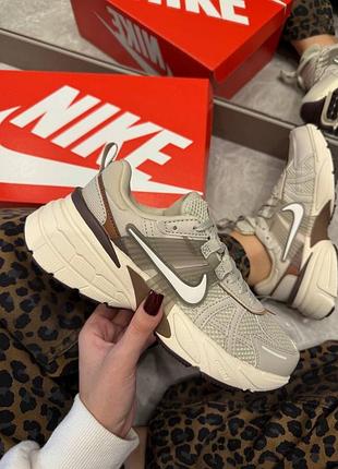 Кросівки жіночі nike v2k run  light orewood brown khaki