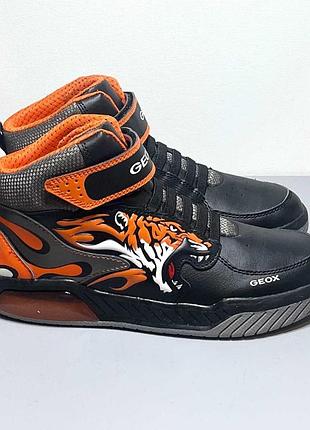 Новые детские ботинки geox 36р.