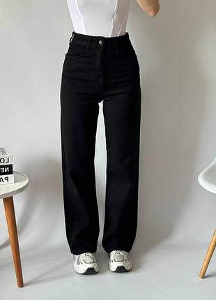 Жіночі джинси прямого крою труби