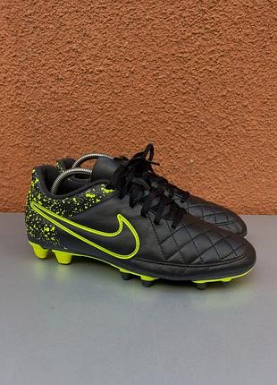 Оригінальна чоловічі футбольні бутси nike tiempo 41 розмір 26 см чорного кольору