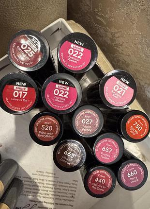 Помади для губ revlon