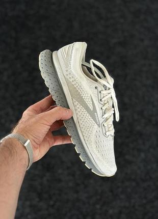 Кросівки brooks