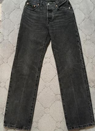 Прямые джинсы levis на пуговицах 
прямі джинси levis на гудзиках