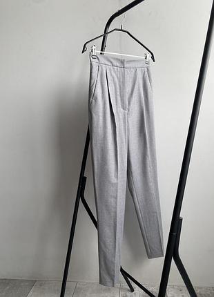 Стильні вовняні брюки max mara