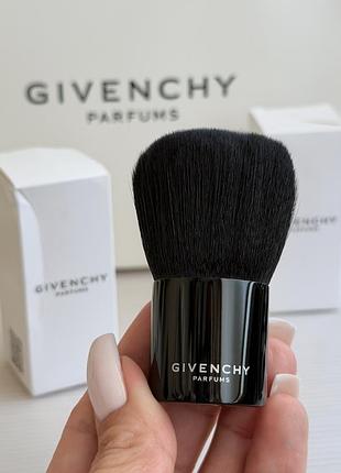 Пензлик для макіяжу кабукі -  givenchy beauty