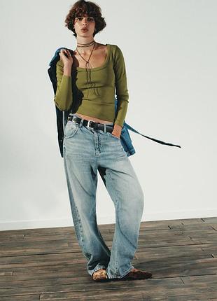 Зелена футболка в рубчик з довгими рукавами zara розмір м