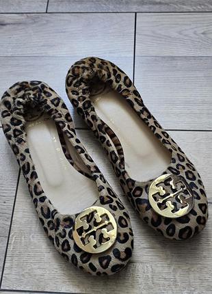 Хутряні балетки від tory burch.