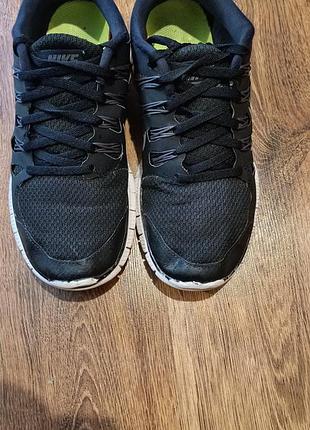 Продам женские кроссовки бренда nike