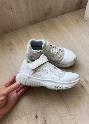 Кросівки nike jordan оригінал 30 розмір