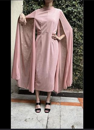Ніжно рожева сукня для свят