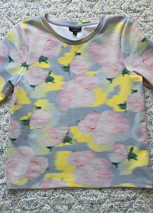 Футболка topshop s/m розміру з щільної тканини
