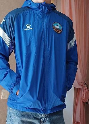 Ветровк от бренда kelme