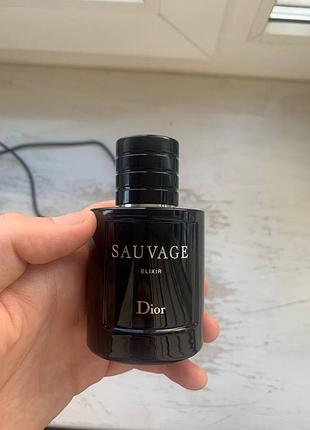 Парфюмированная вода savage elixir dior использована на четверть с 60 мл