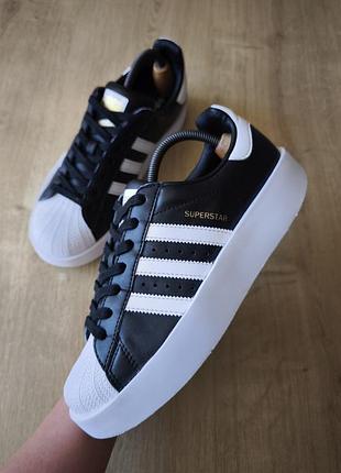 Крутые женские кожаные кеды кроссовки  adidas, оригинал, р.39,5.