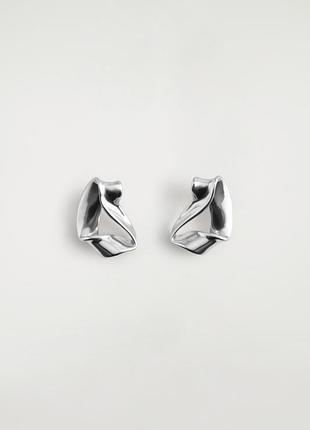 Серьги-гвоздики в виде крученый ленты cos