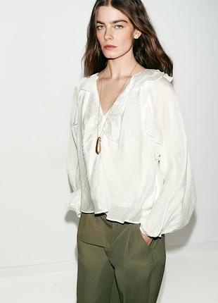 Блуза з воланами zara