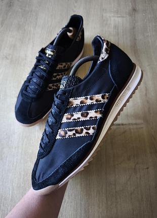 Круті жіночі кросівки adidas, оригінал, модель 2025 року, р.42,5.