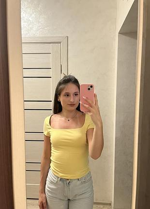 Футболка жовта