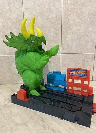 Ігровий трек hot wheels city небезпечний трицератопс