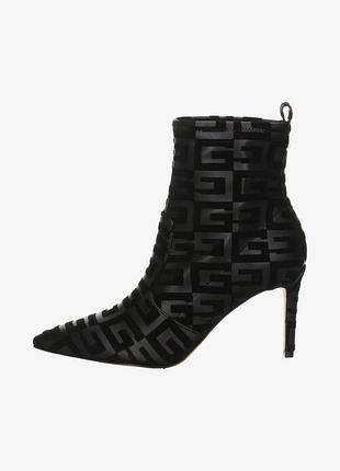 Чобітки guess