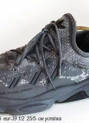 Кросівки adidas 39