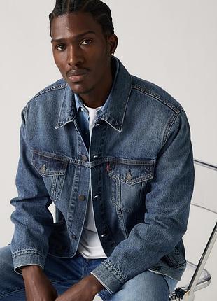 Чоловіча джинсова куртка levi’s relaxed thermodapt trucker jacket a57820079 — синя (medium wash), 100% бавовна. оригінал.
