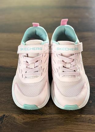 Продам кросівки на дівчинку skechers