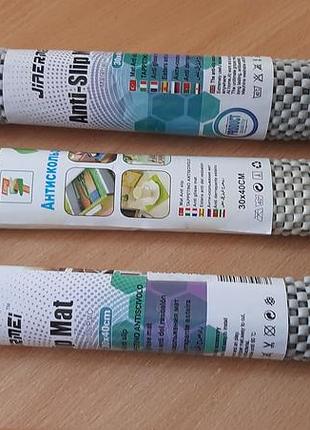 Антиковзаючий килимок