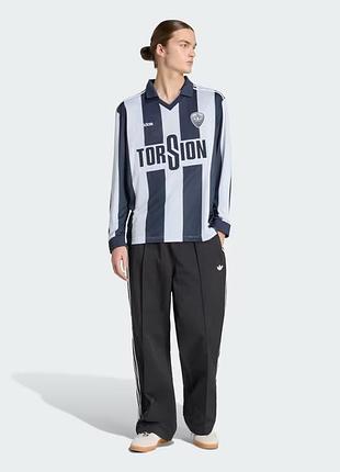 Лонгслив adidas originals long sleeve t-shirt with stripes britcore jersey light blue navy blue