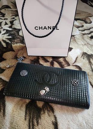 Кошелек-клатч chanel, кожа, темно-зеленого цвета.