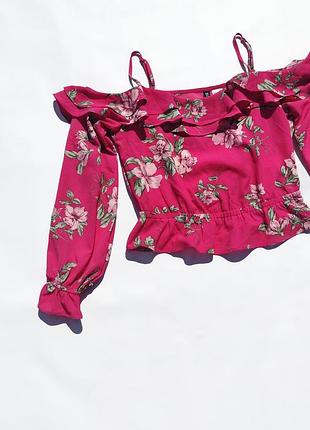 Розовая цветочная блуза с рюшами h&m