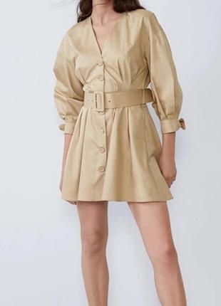 Короткое бежевое платье из хлопка от бренда zara,
