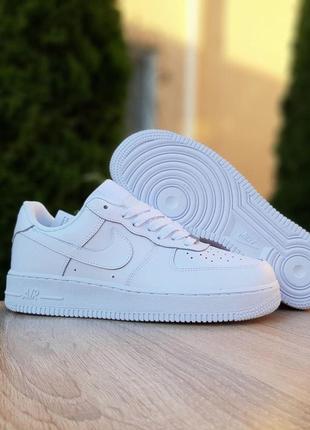 Кроссовки nike air force белые