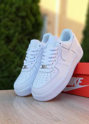 Кроссовки nike air force белые2 фото