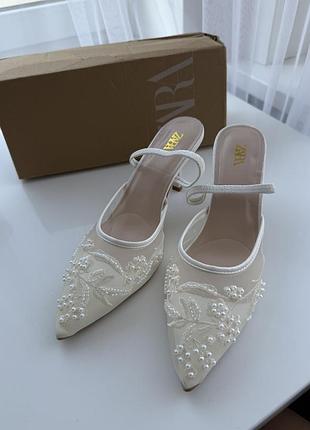 Туфлі мюлі zara з камінцями 39р