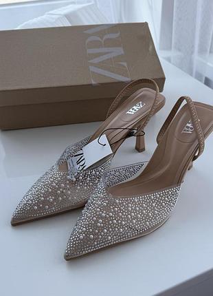 Туфлі мюлі zara з камінцями 39 р
