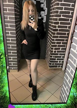 Плаття в рубчик