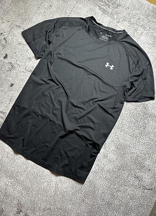 Чоловіча спортивна футболка under armour
