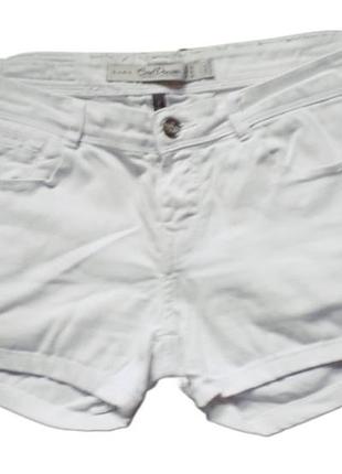 Шорты фирменные с кошенями zara